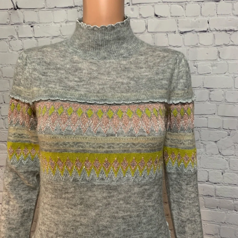 BCBG maxazria Grey and colorful cozy christmas sweater size XXS NWT